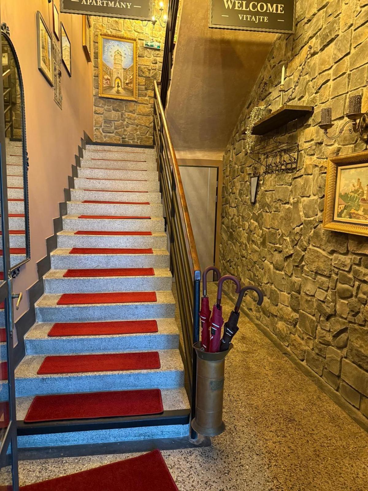 Kavart Apartments Trenčín Extérieur photo